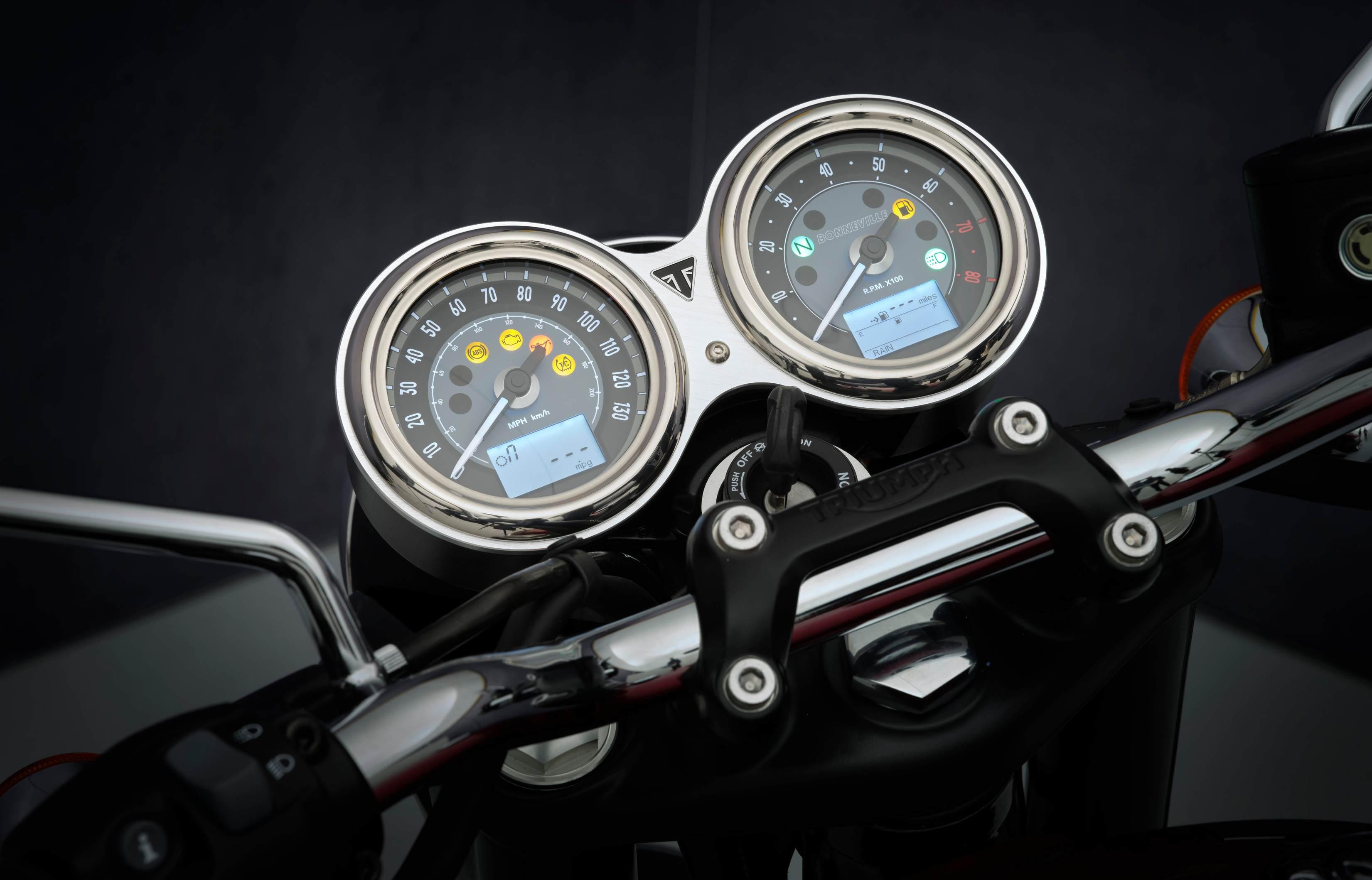 Bonneville T120 